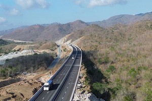 最近通车的甘林－永好高速公路。