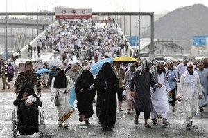 麦加气温超过50摄氏度，大批朝觐者死于高温。（图：互联网）