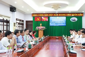 守德市委书记接见中国云南麻栗坡县委书记