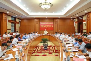 阮富仲总书记主持召开的中央肃贪反腐斗争会议。