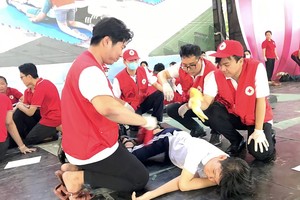 基本急救比赛一瞥。