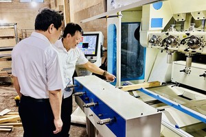 平阳省一家木制品企业获省工商部门辅助革新生产技术。