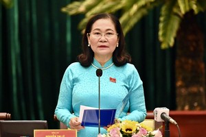 市人民议会主席阮氏丽会上致辞。（图：越勇）