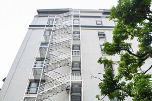 设有逃生梯的公寓。