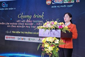 第十一郡商会副主席陈氏碧簪致开幕词。