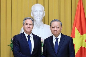 国家主席与政府总理接见美国国务卿