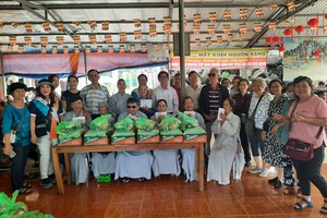 永安堂组团行善