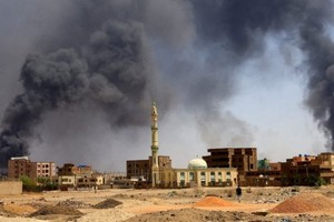 2023年4月15日，苏丹武装部队与快速支援部队在首都喀土穆爆发武装冲突，随后蔓延至其他地区，并持续至今。（图：互联网）