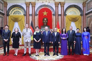 总书记、国家主席接见各国大使递交国书