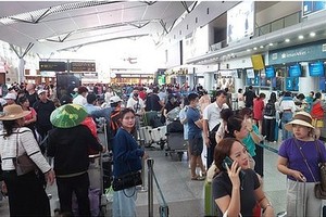 暑假期间的国内乘客。（图：互联网）