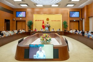 国会主席陈清敏作会议致闭幕辞。（图：国会）