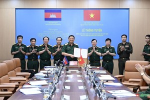 越柬军队热线电话开通