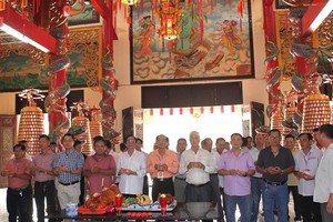 新富郡茶园护国观音庙诸位理监事会一同参神。