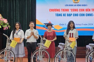 华人单位赞助阮德景奖助学金