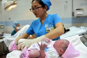 2023年我国总和生育率仅为1.96，创历史新低。（示意图：缘潘）