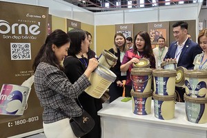 利祥油漆展位。