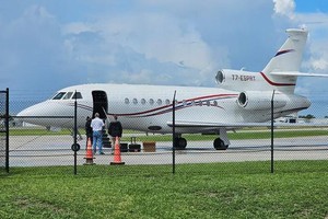 美国当局扣甲马杜罗经常使用的一款达梭猎鹰私人飞机。（图：互联网）