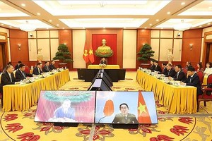 总书记、国家主席苏林与韩国总统及日本首相举行电谈