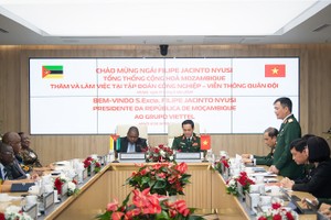 菲利佩‧雅辛托‧纽西总统与高级代表团前往探望并与越南电信工业集团(Viettel)举行会议。（图;Viettel）