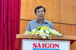 《西贡解放报》副总编辑范文长在会上致词。（图：明春）