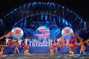 图为2023年 芹耶县迎翁盛会文艺表演节目一隅。（图：勇芳）