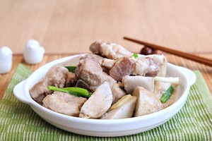 中秋节美味吃芋头