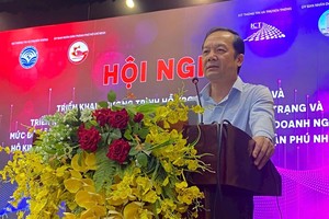 新闻与传播部副部长范德隆在会议上发表讲话。（图：竹雅）