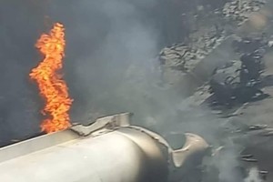 海地城市米拉瓜纳附近，14日上午发生油罐车爆炸事故，造成至少16人死亡，40人受伤。（图：推特）