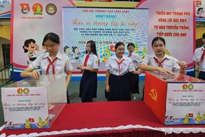 鸿庞中学学生捐助灾区同胞