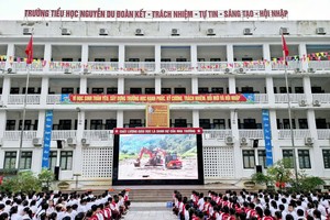 图为老街省阮攸中学雨洪过后返校复学场景（图：老街省教育与培训厅）。