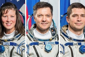 “联盟MS-25”载人飞船搭载3名宇航员从国际空间站返回地球，并于莫斯科时间23日14时59分在哈萨克斯坦杰兹卡兹甘市附近着陆。