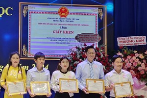 继续革新外语中心教学活动