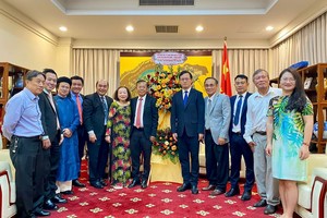 市越中友协祝贺中国国庆