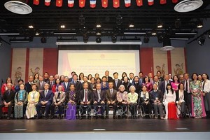 与会代表合影。（图：越通社）