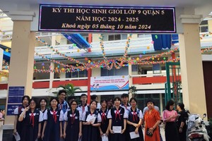 广大学生参加九年级优秀生考试