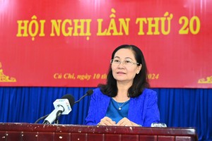 市人民议会主席阮氏丽会上致辞。（图：越勇）