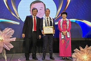 40年为社经贡献华企获表彰