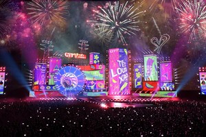 图为新年庆祝活动的舞台演示图像。（图：V.Y）