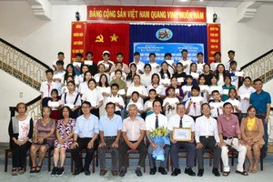 台商奖学基金会颁发2024年助学金