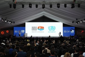 11月4日，人们在埃及首都开罗参加第12届世界城市论坛开幕式。（图：新华社）