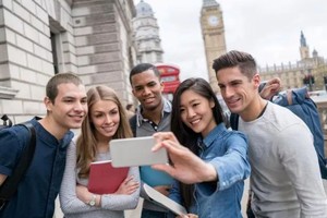 明年的学费将上调至9535英镑。（图：互联网）