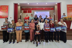 妇女干部积极响应各项运动