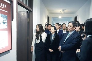 政府总理范明政参观胡志明主席曾在中国重庆进行革命活动之地