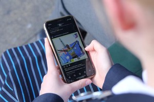 澳大利亚(澳洲)总理阿尔巴尼斯7日称，澳洲政府拟立法禁止16岁以下儿童使用社交媒体(社媒)。（示意图：互联网）