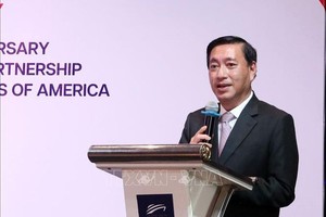 市人民议会副主席、市越美友好协会主席范成坚在会晤上发言。（图：越通社）