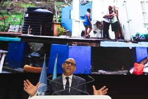 联合国气候变化执行秘书斯蒂尔在阿塞拜疆巴库举行的COP 29开幕式上发表讲话。（图：联合国）