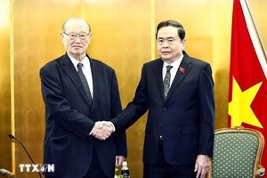 国会主席陈青敏会见日本民间外交推进协会理事长松泽建。（图：越通社）