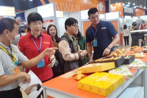 展览吸引众多业内外人士前往参观。