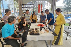 美术俱乐部交流活动