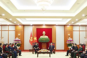 苏林总书记会见中国国防部长董军。（图：越通社）